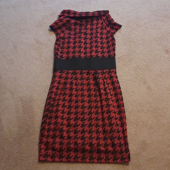 Dress - Picture 4 of 4